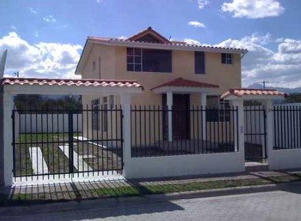 casa Valle de los Chillos